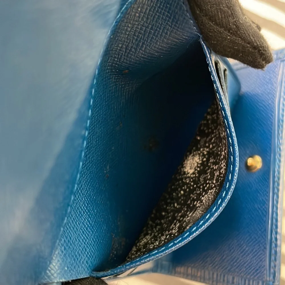 Louis Vuitton Blue Epi Snap close bi fold wallet in great vintage condition - Picture 9 of 15